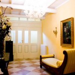Main entrance door: Welcome to "A casa dell'Antiquario"